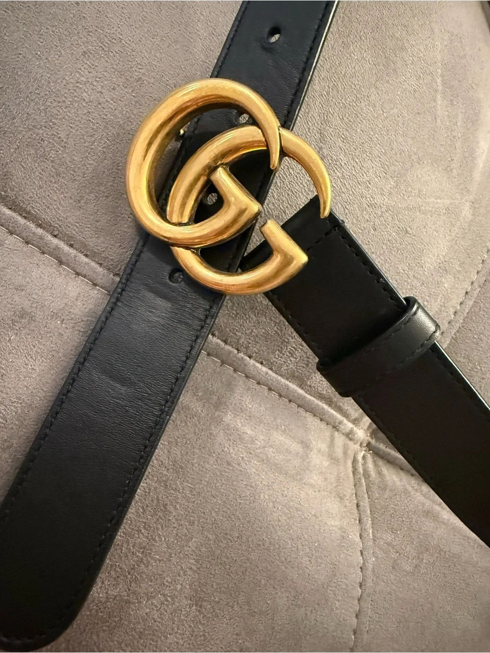 Gucci Black Leather Logo-Stamped Strap - Picture 1 of 2